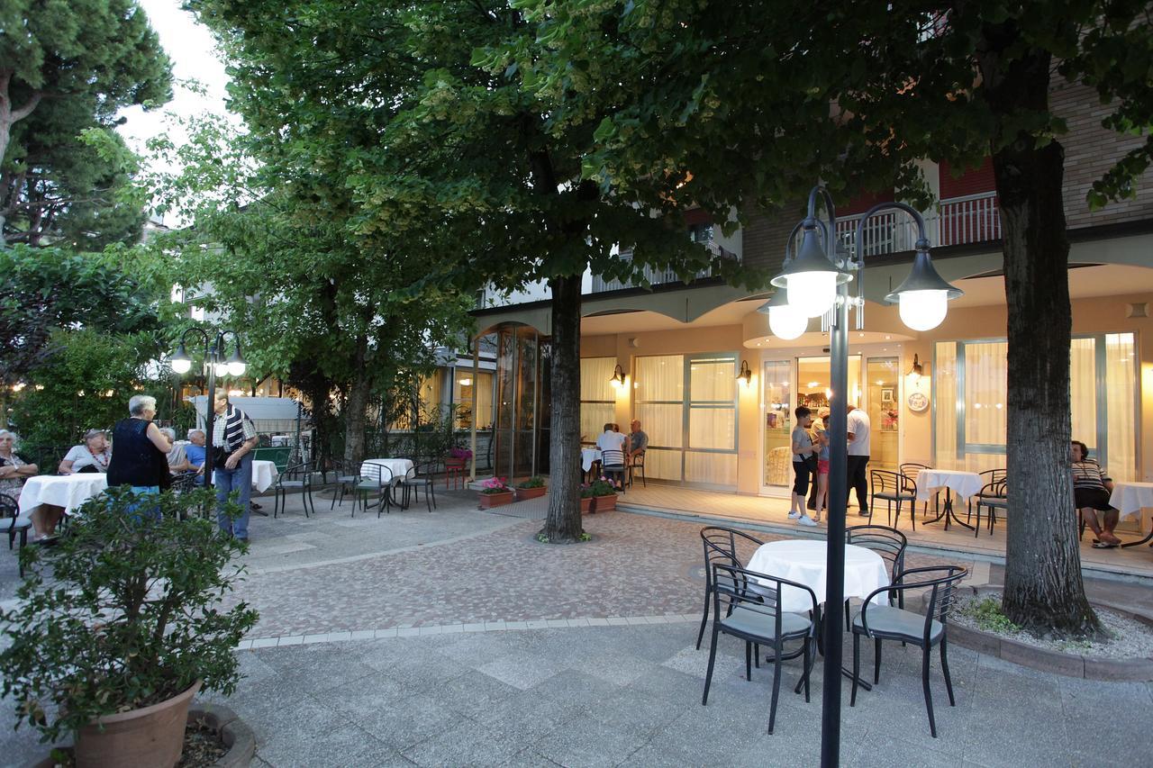 Hotel Santa Maria チェルヴィア エクステリア 写真