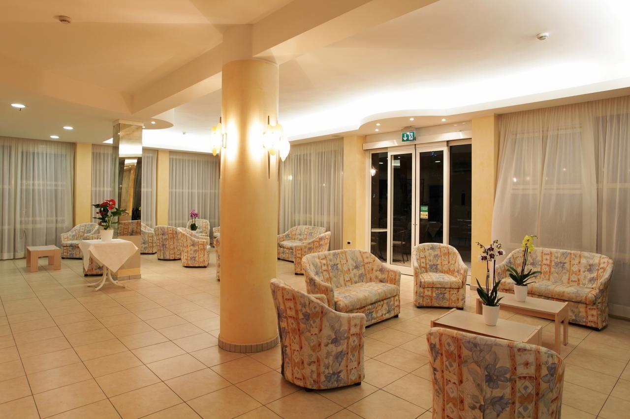 Hotel Santa Maria チェルヴィア エクステリア 写真